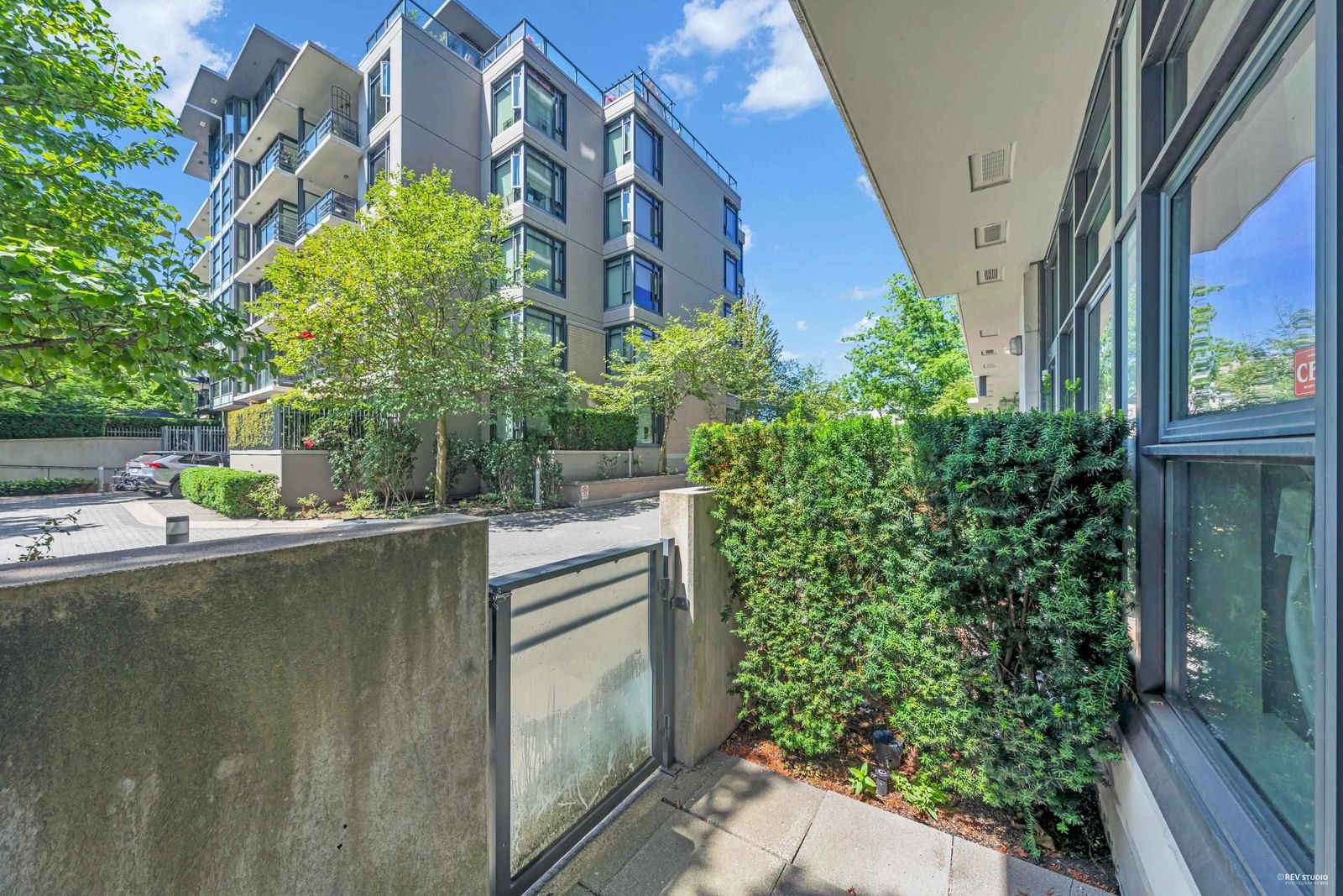 Listing Image 12