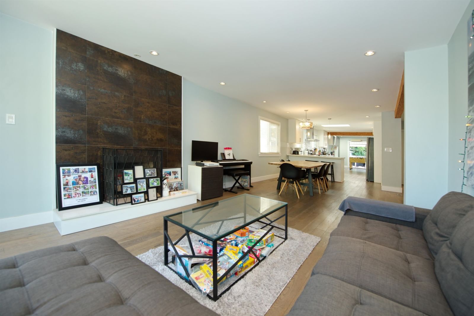 Listing Image 5