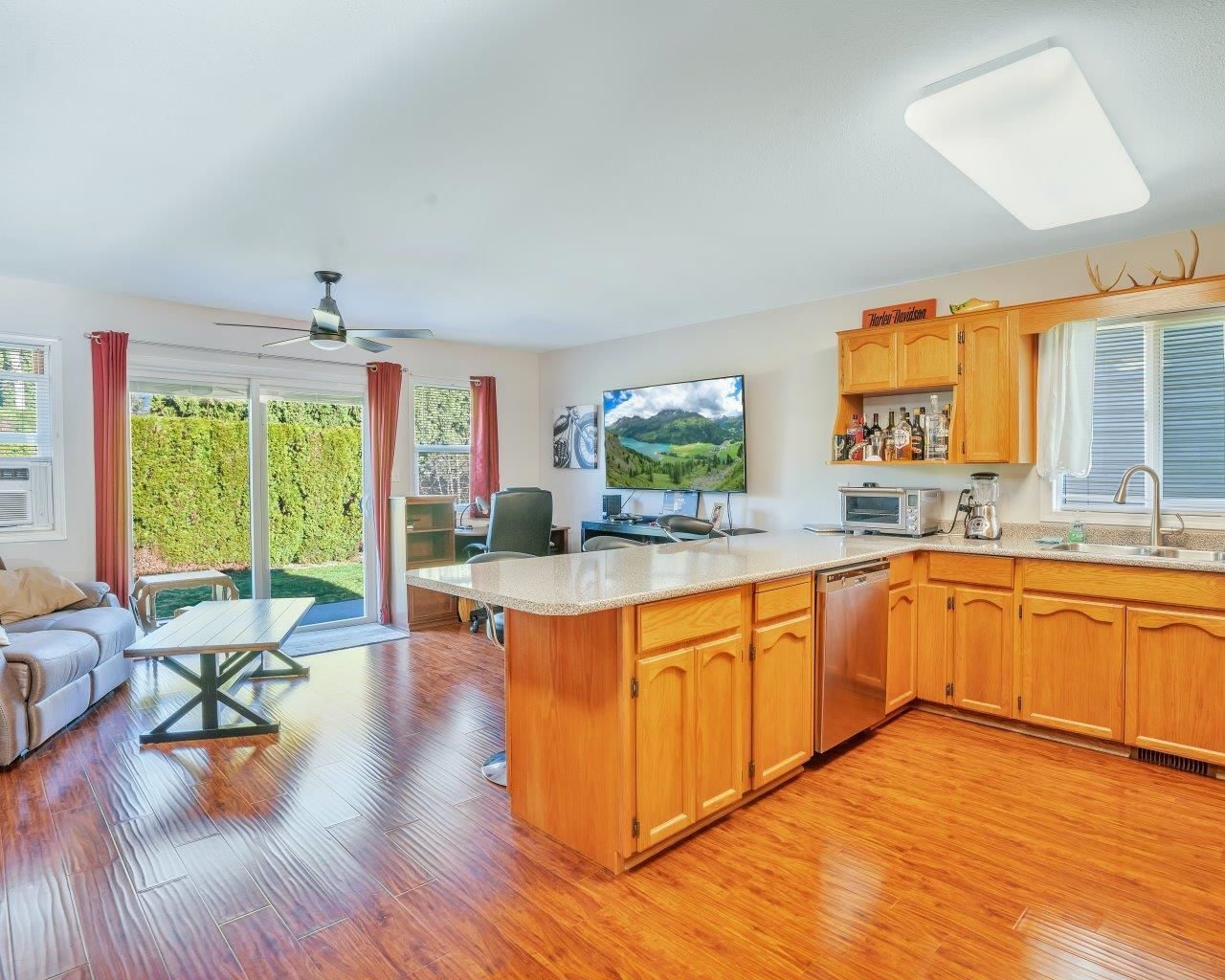 Listing Image 8