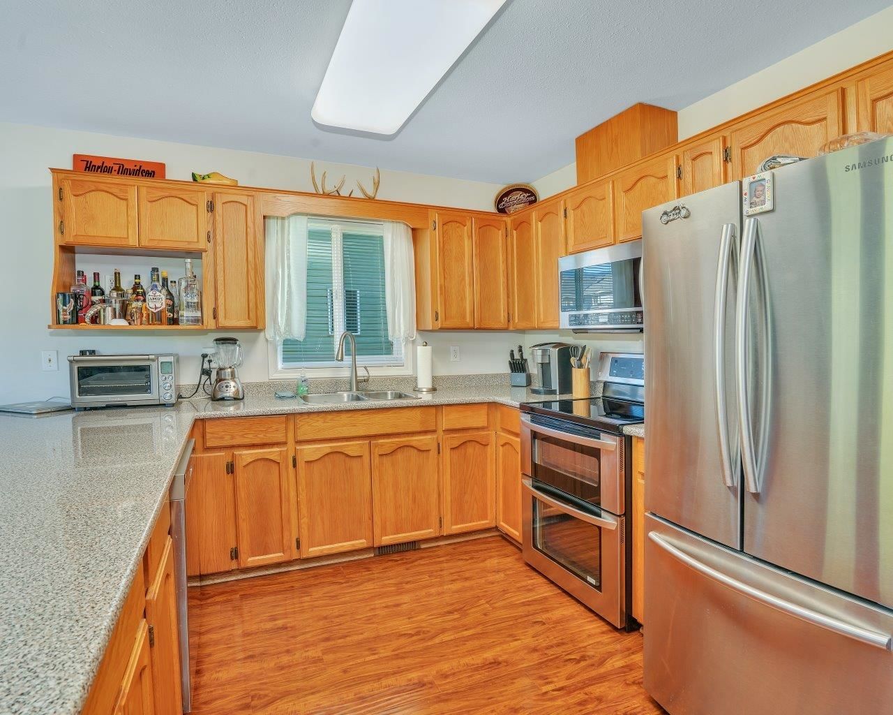 Listing Image 9