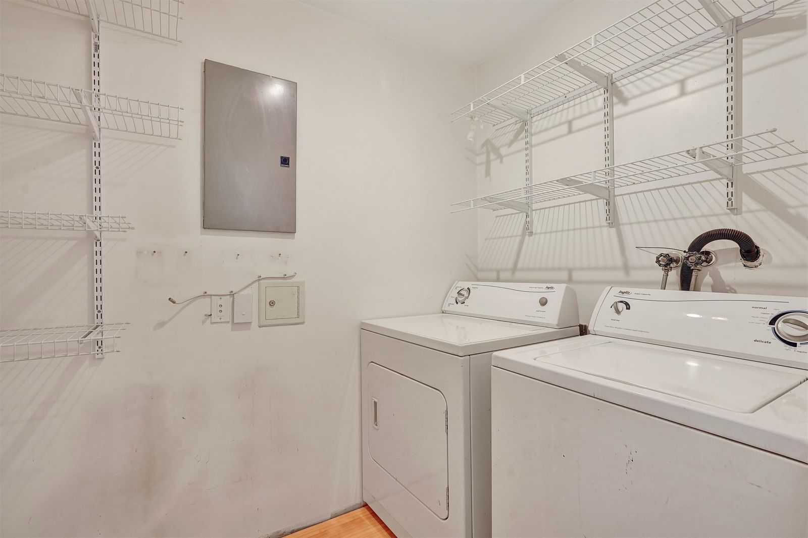 Listing Image 18