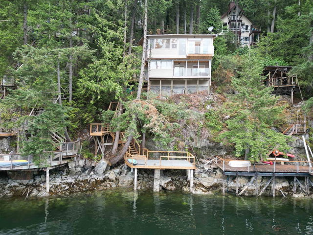 306 Sasamat Lane