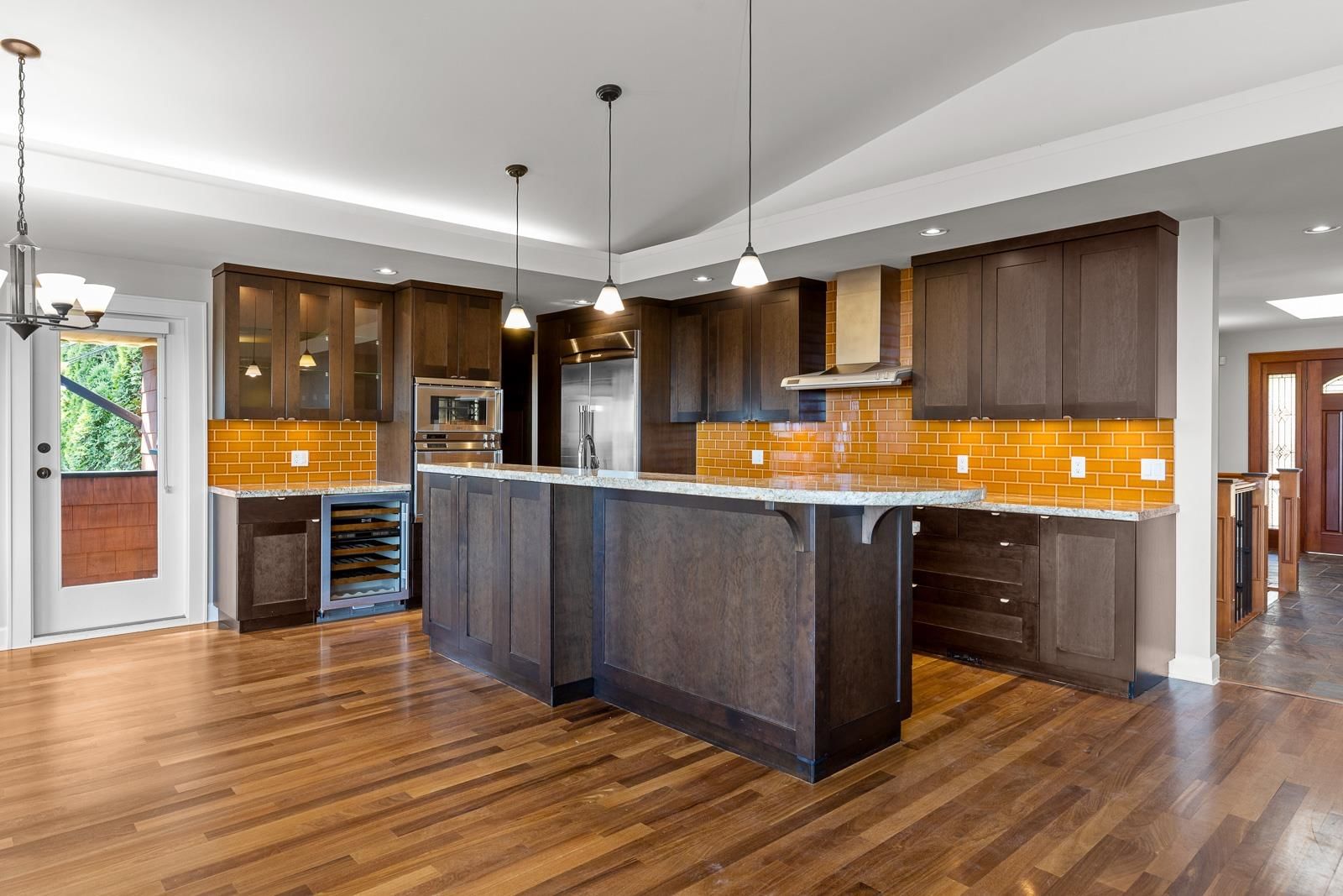 Listing Image 15