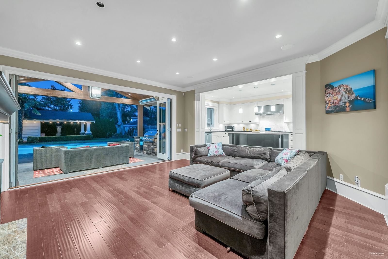 Listing Image 10
