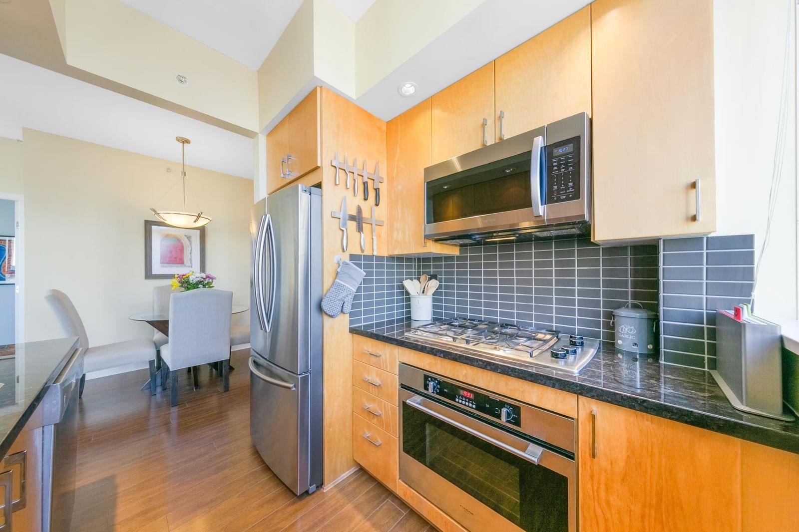 Listing Image 15