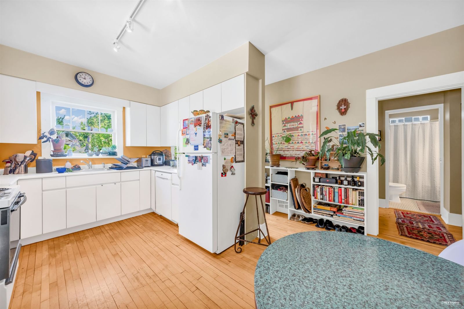 Listing Image 8