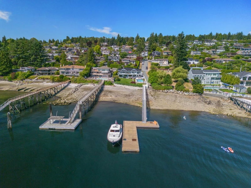 588 Lowry Lane, North Vancouver, V7G 1R3 | Image 2