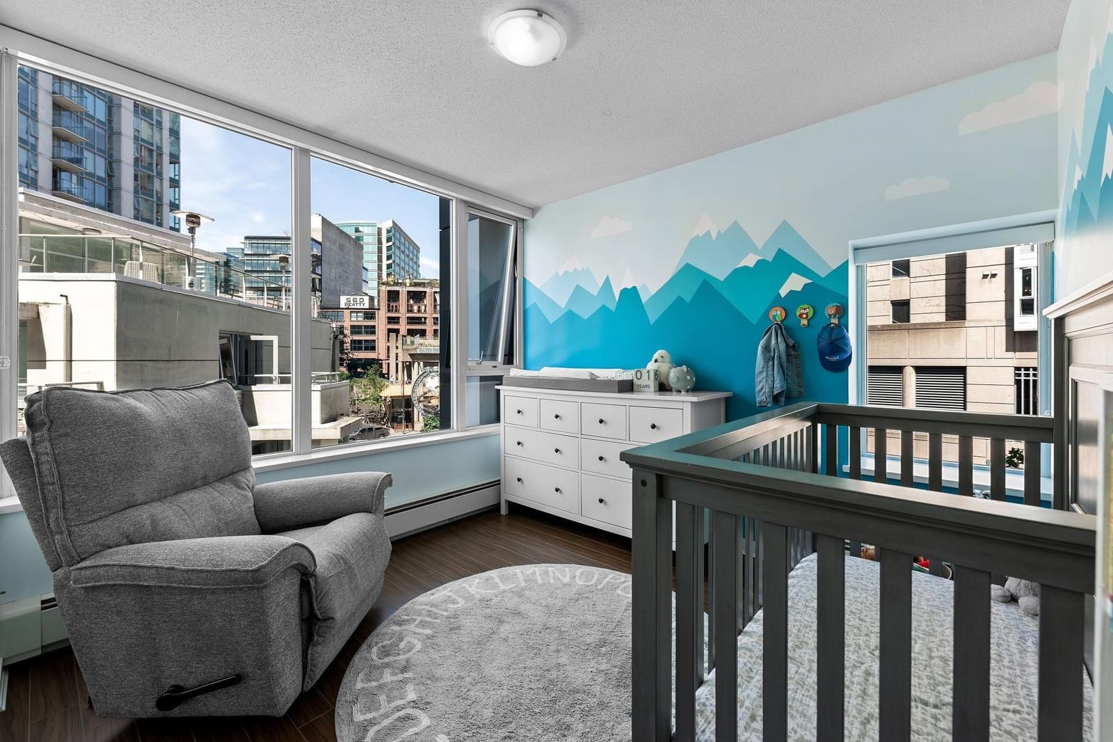 Listing Image 10