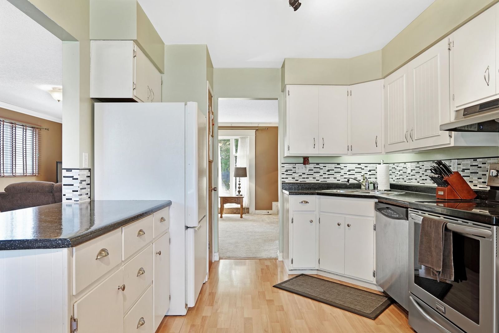Listing Image 18