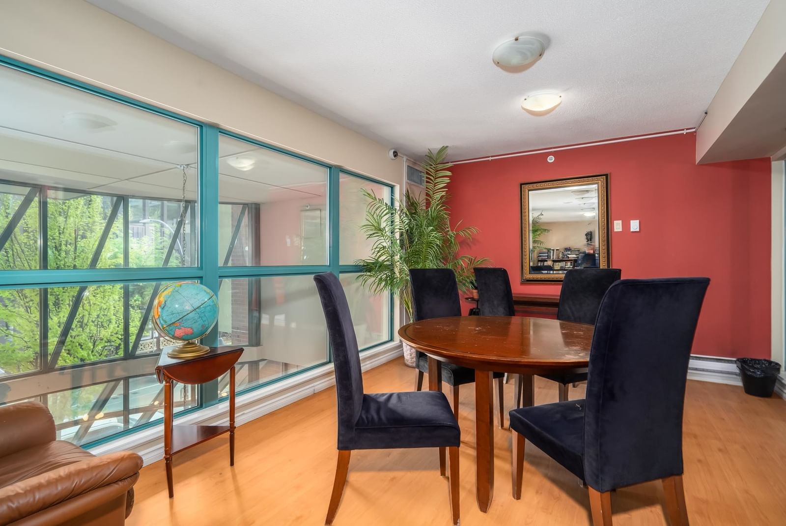 Listing Image 21