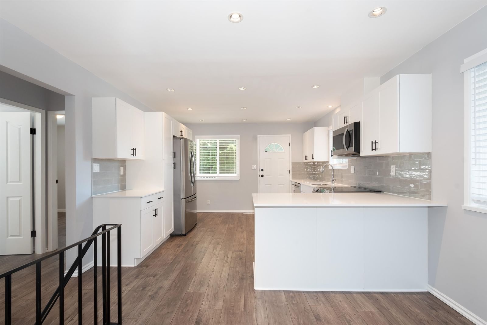 Listing Image 19