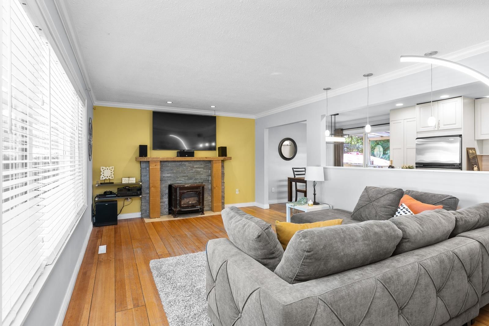 Listing Image 14