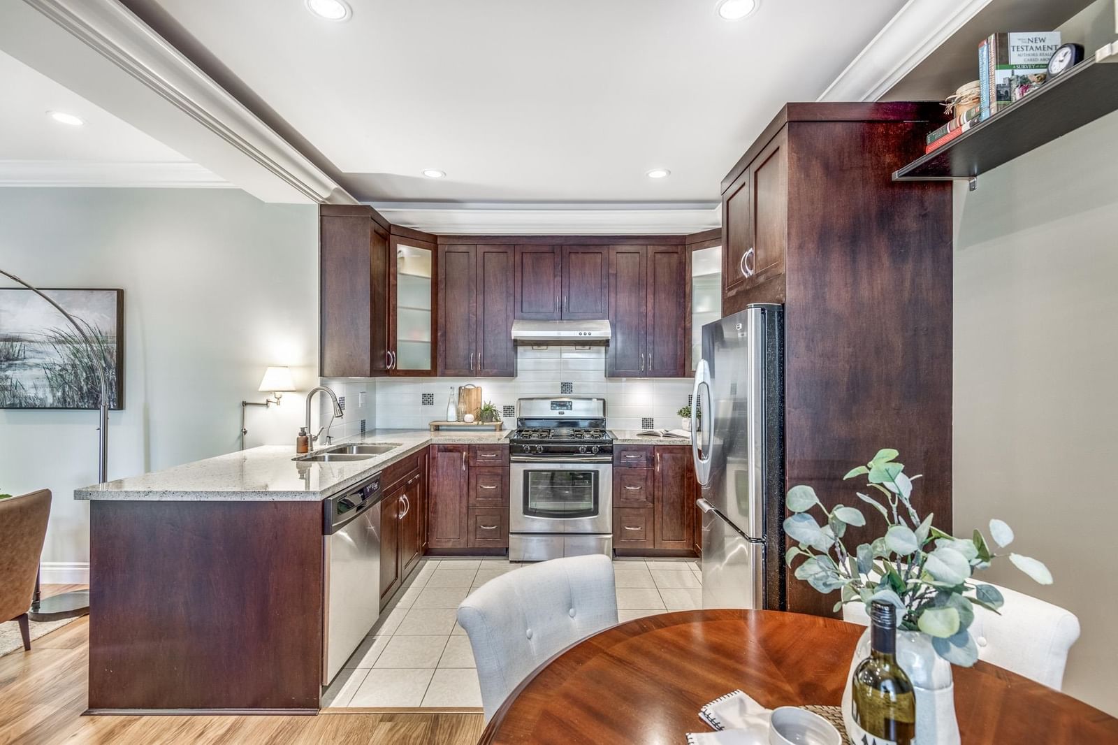 Listing Image 19