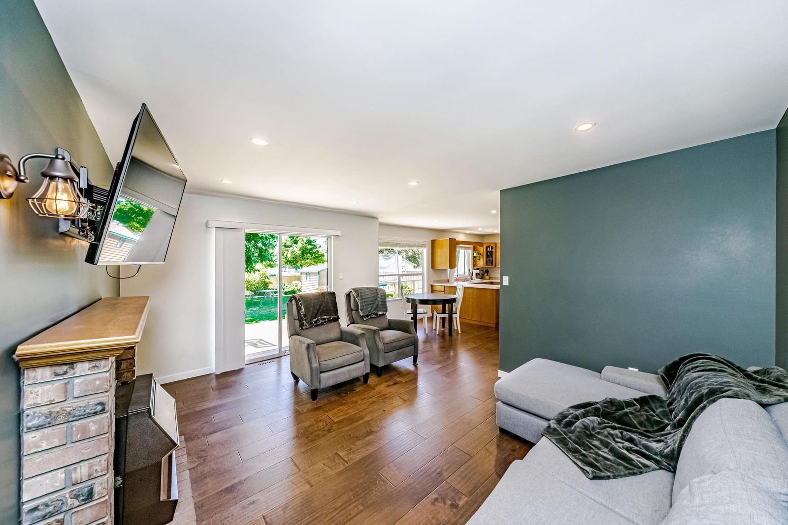 Listing Image 10