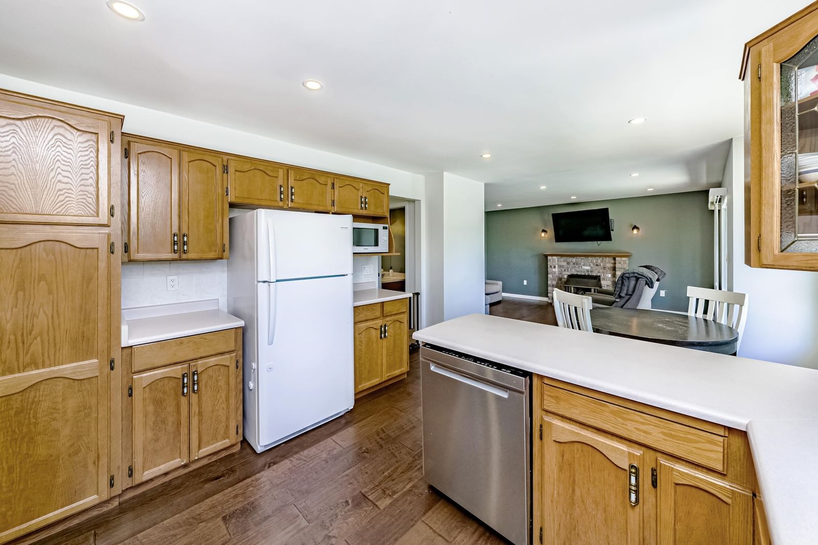 Listing Image 15
