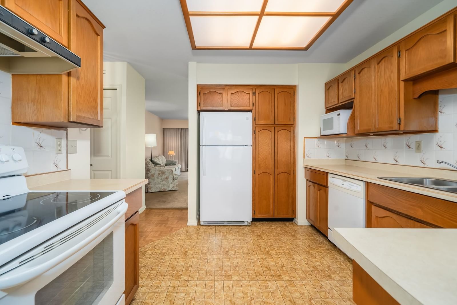 Listing Image 8
