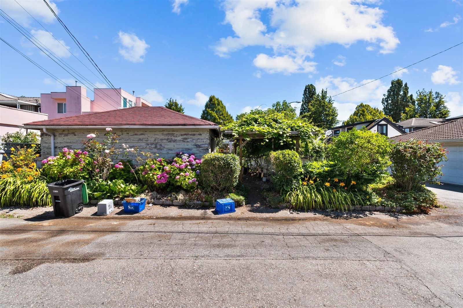 Listing Image 11