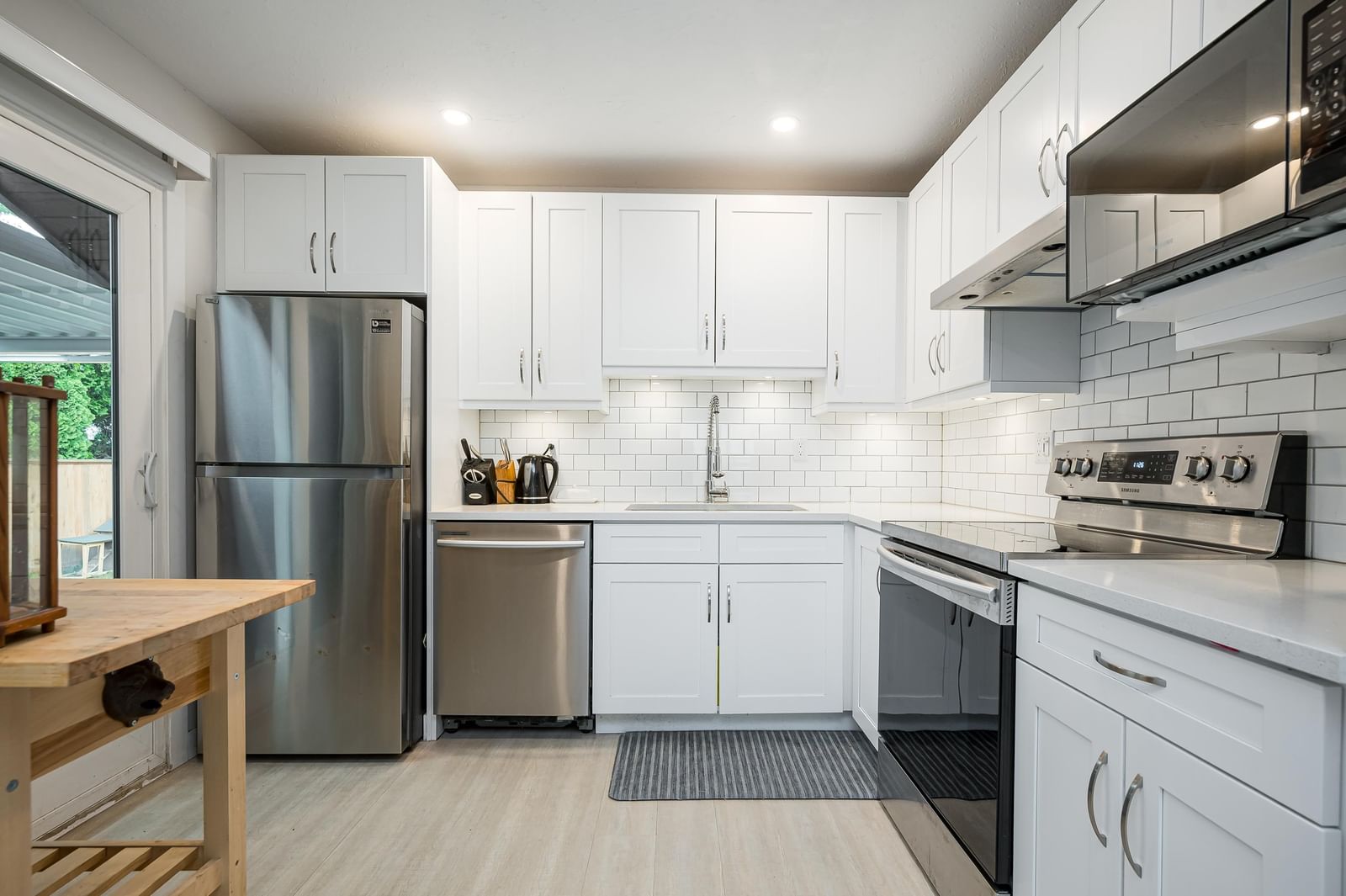 Listing Image 11