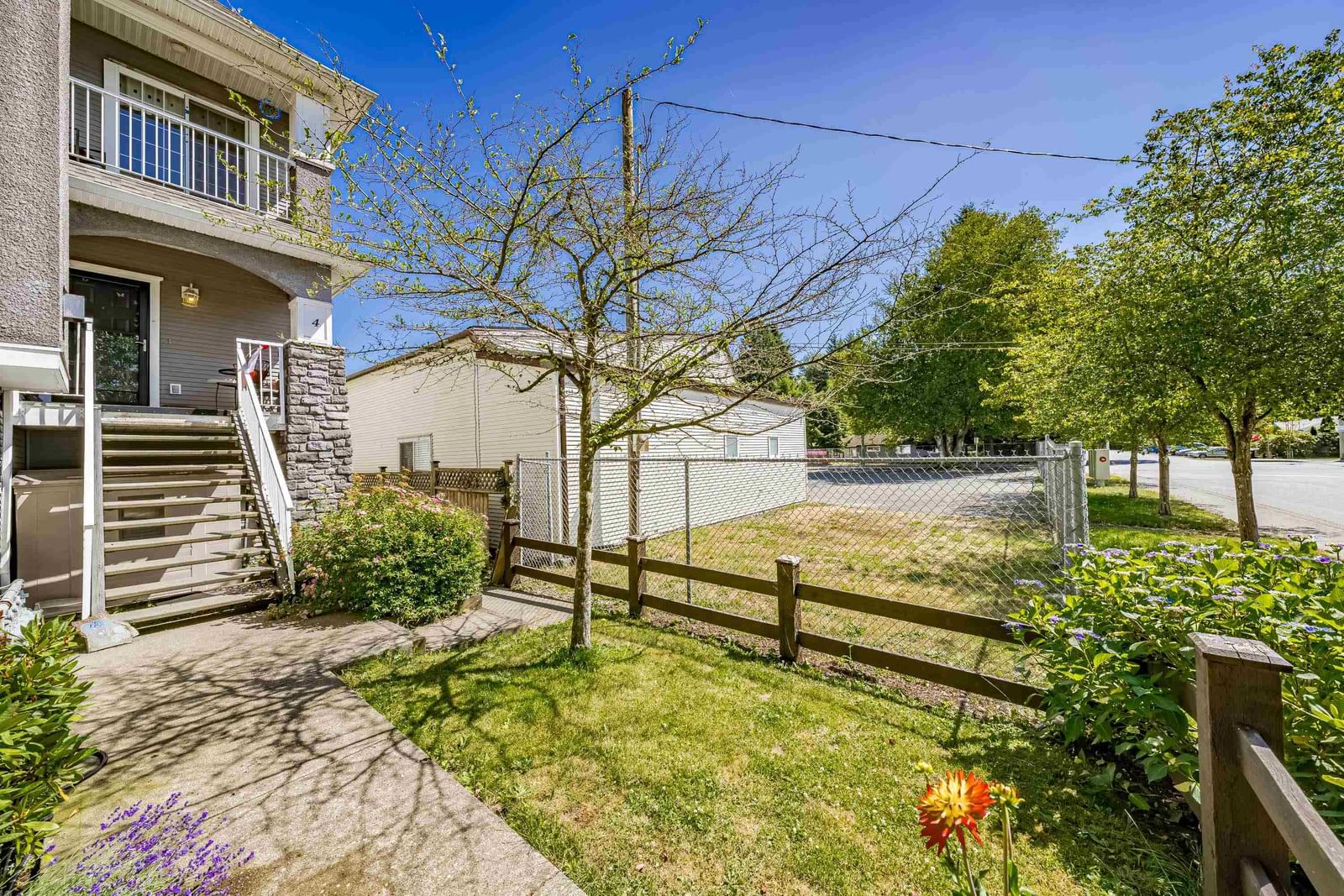Listing Image 3