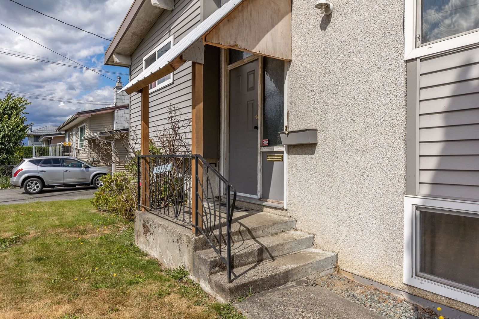 Listing Image 4