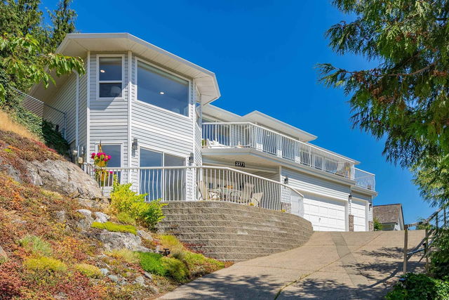 2271 Mountain Drive