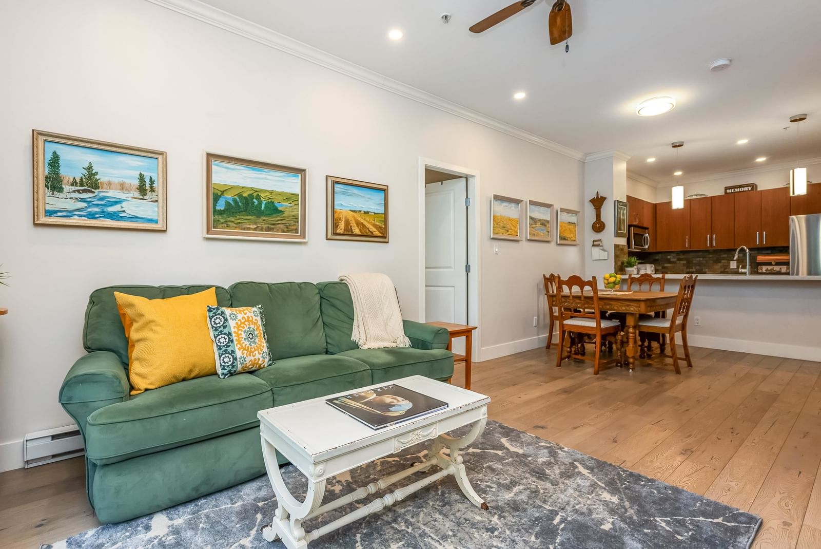 Listing Image 10