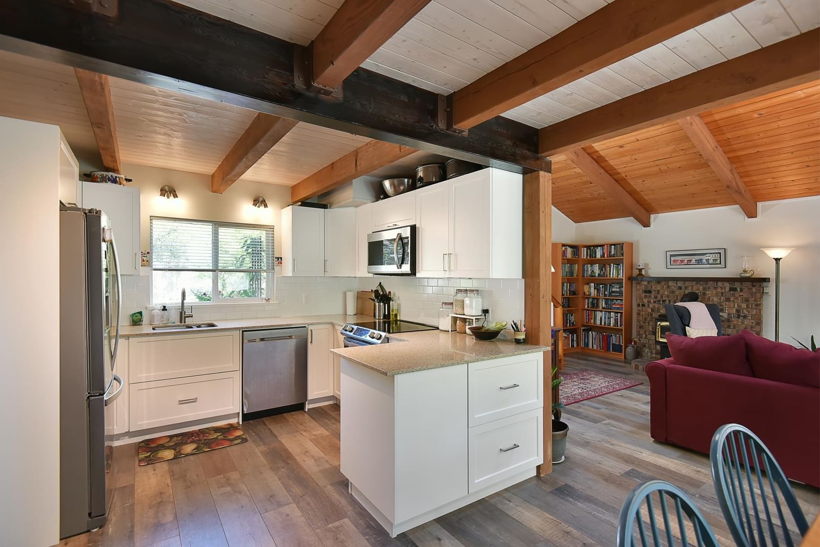 Listing Image 6
