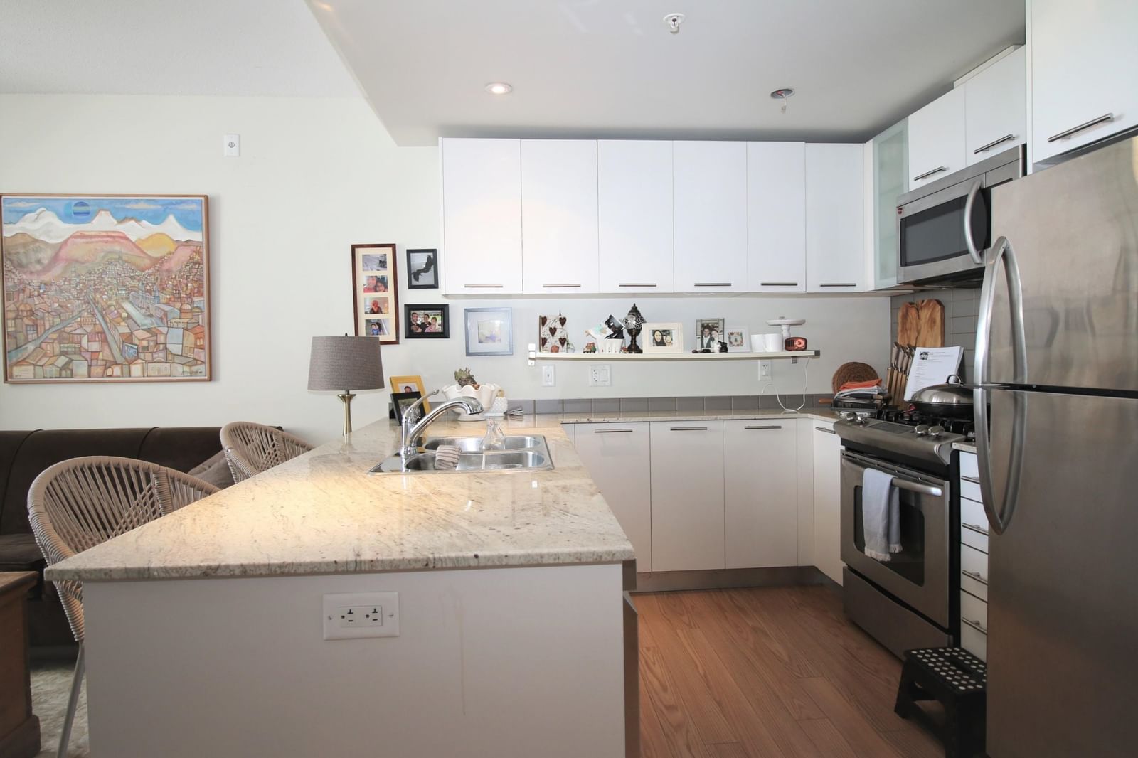 Listing Image 5