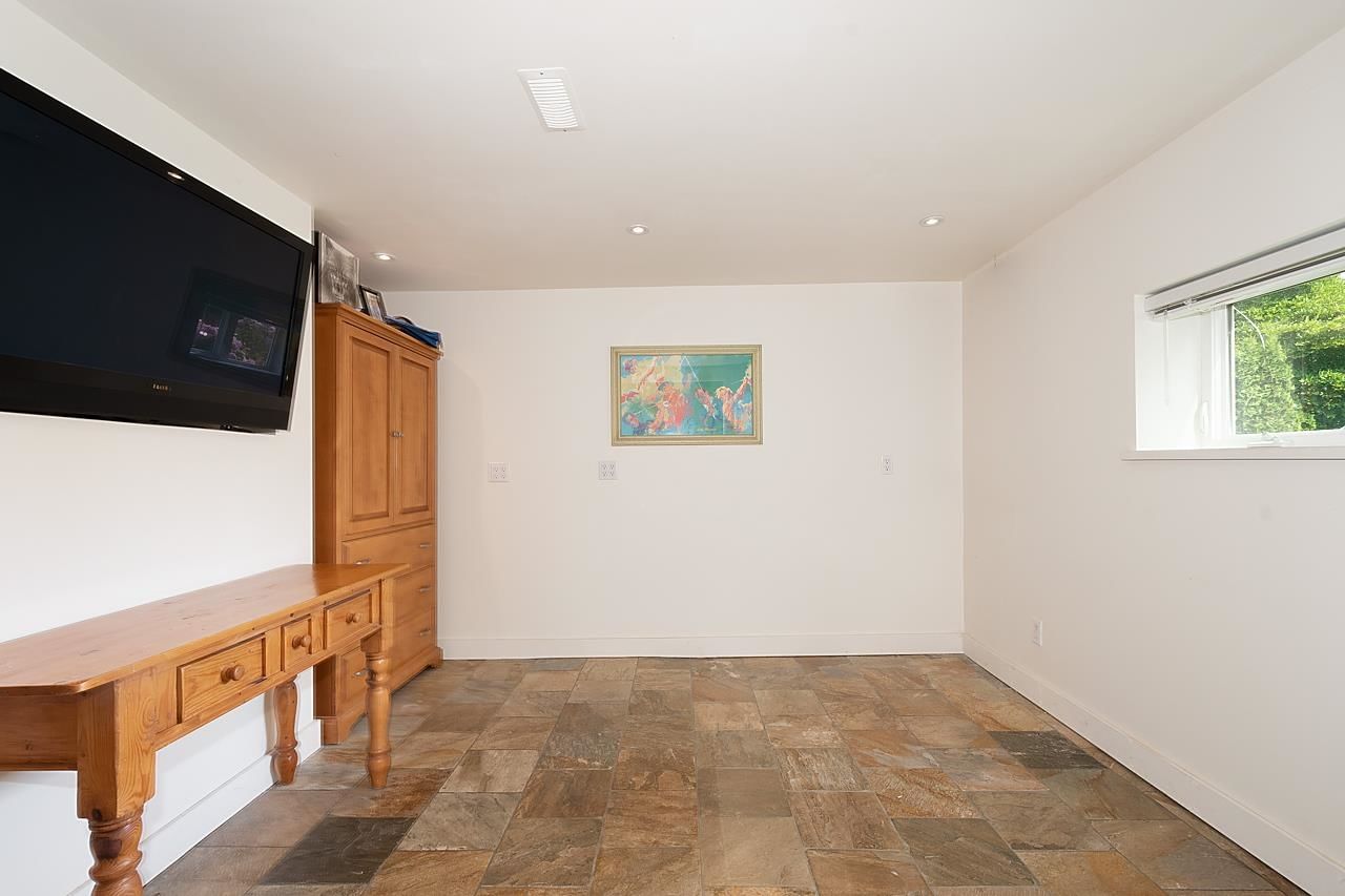 Listing Image 28