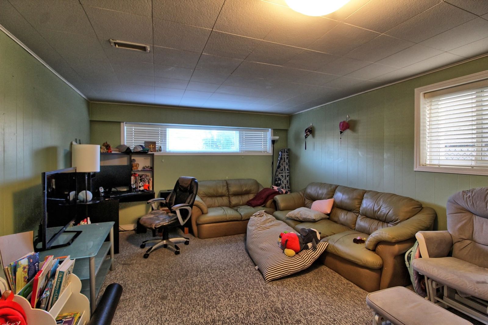 Listing Image 8