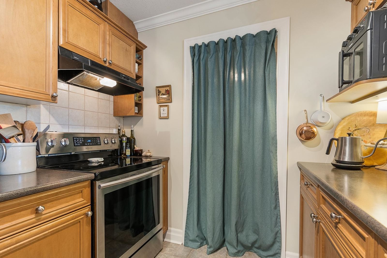 Listing Image 11