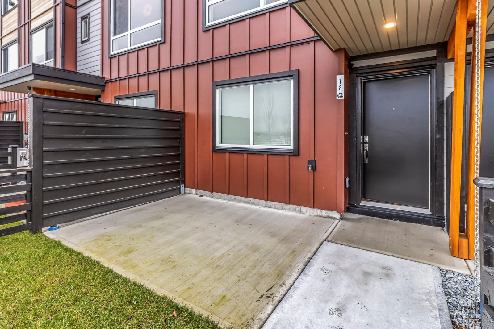 Listing Image 16
