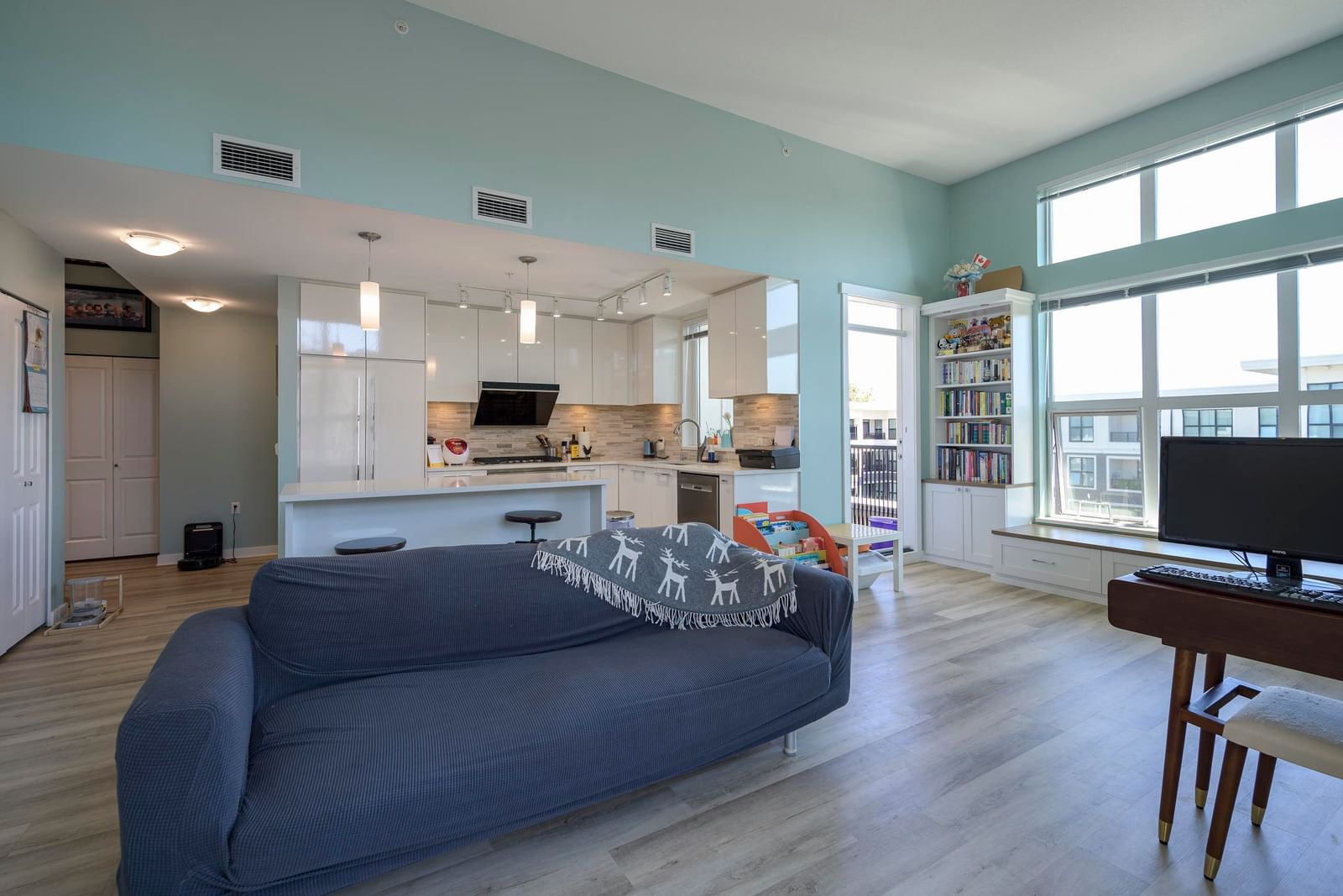 Listing Image 9