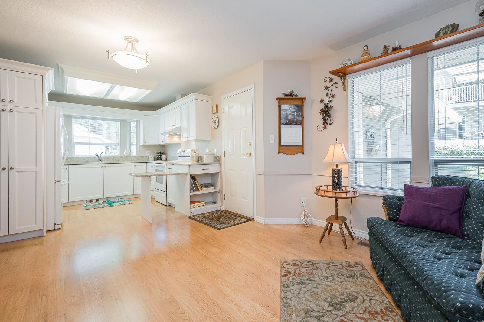 Listing Image 12