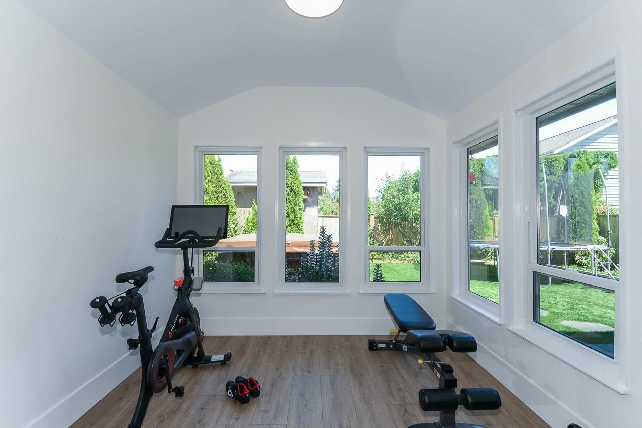 Listing Image 16