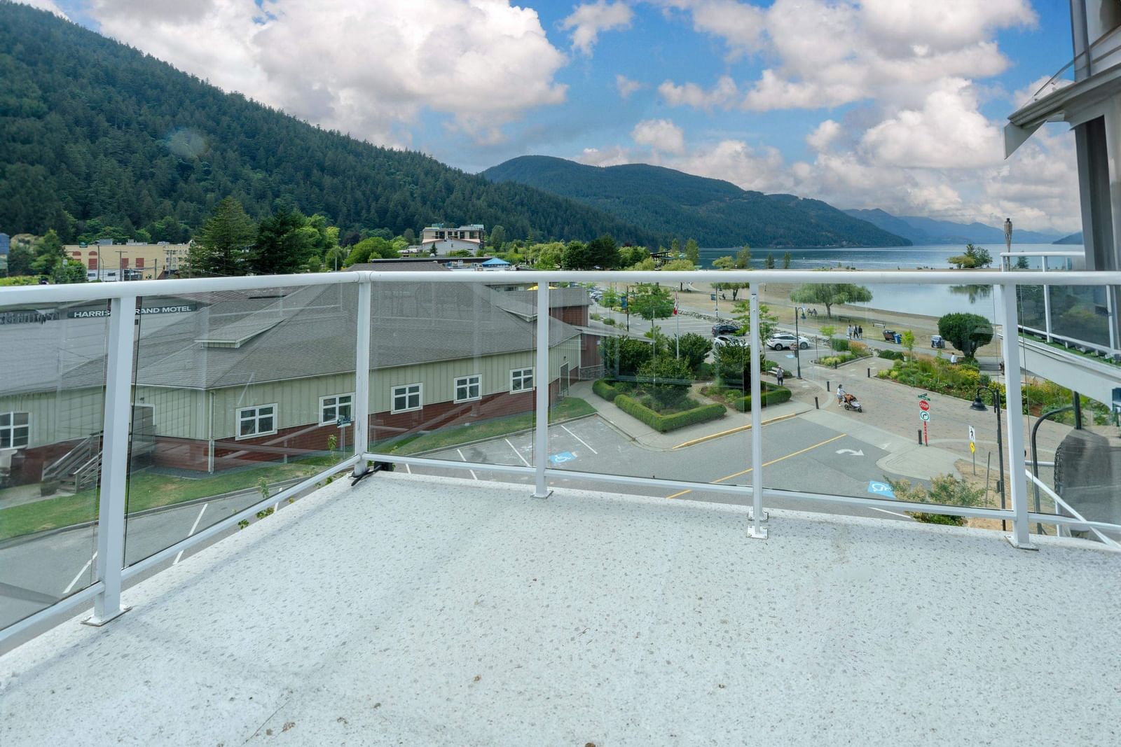Listing Image 16