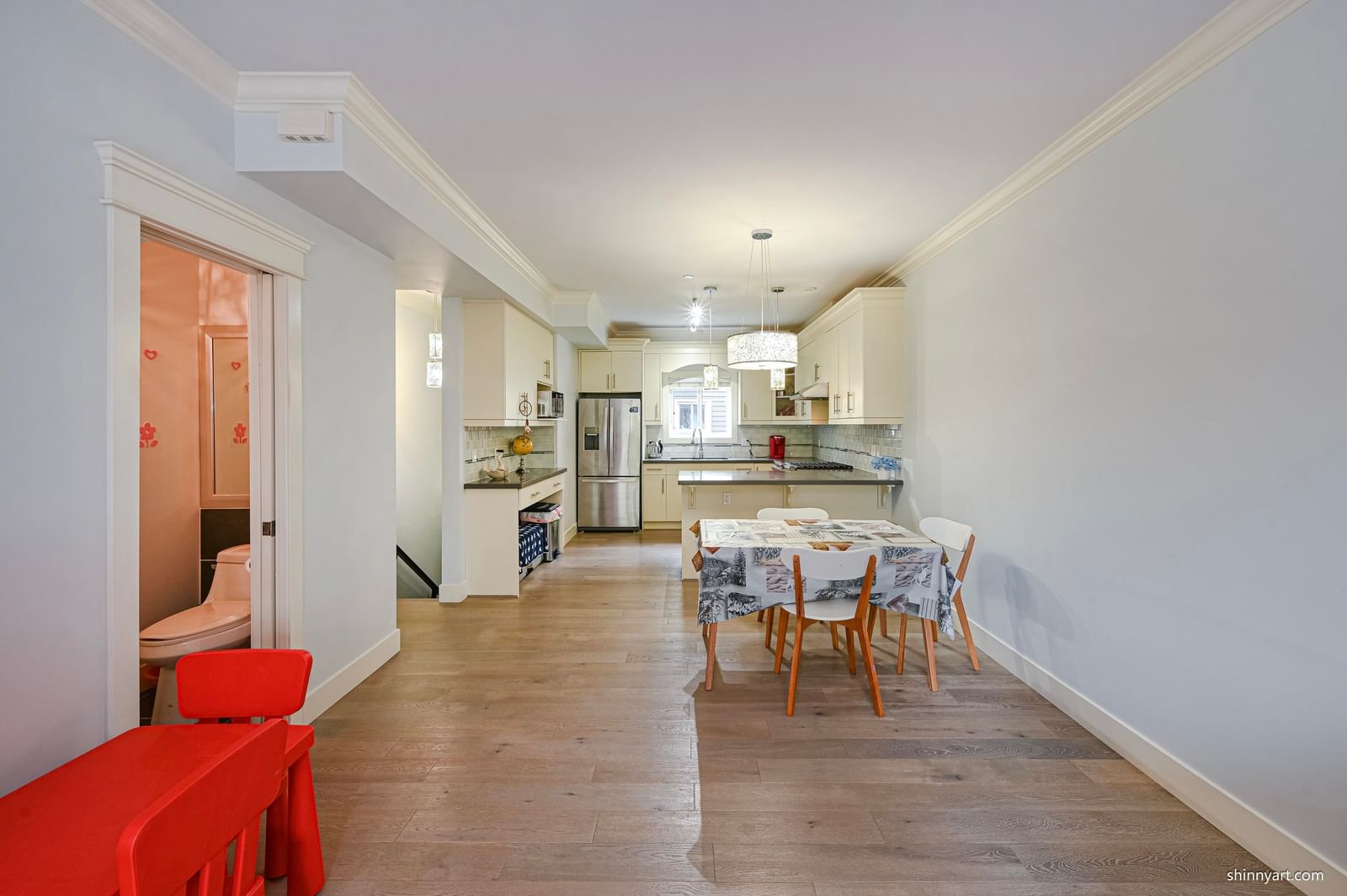 Listing Image 8