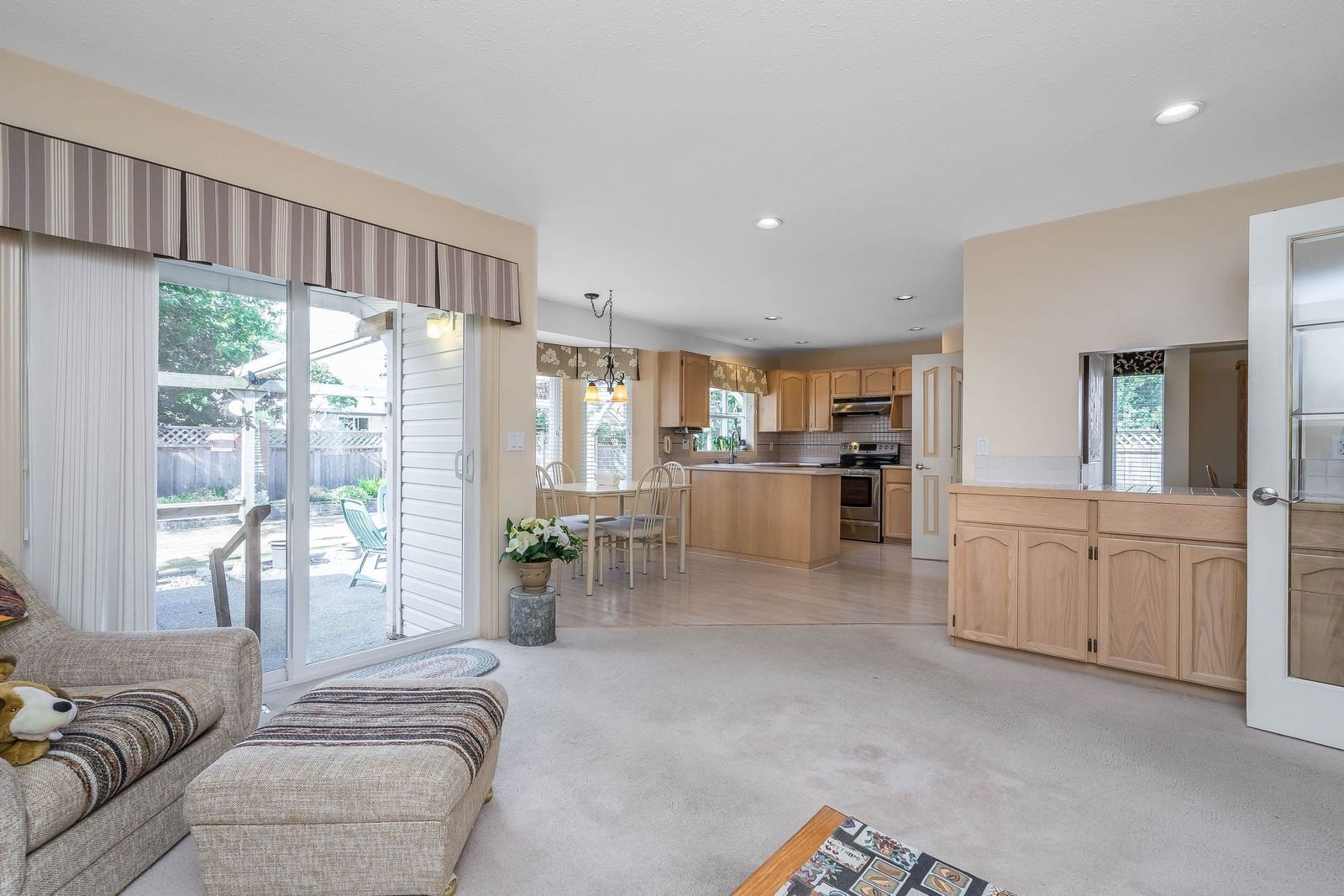 Listing Image 15