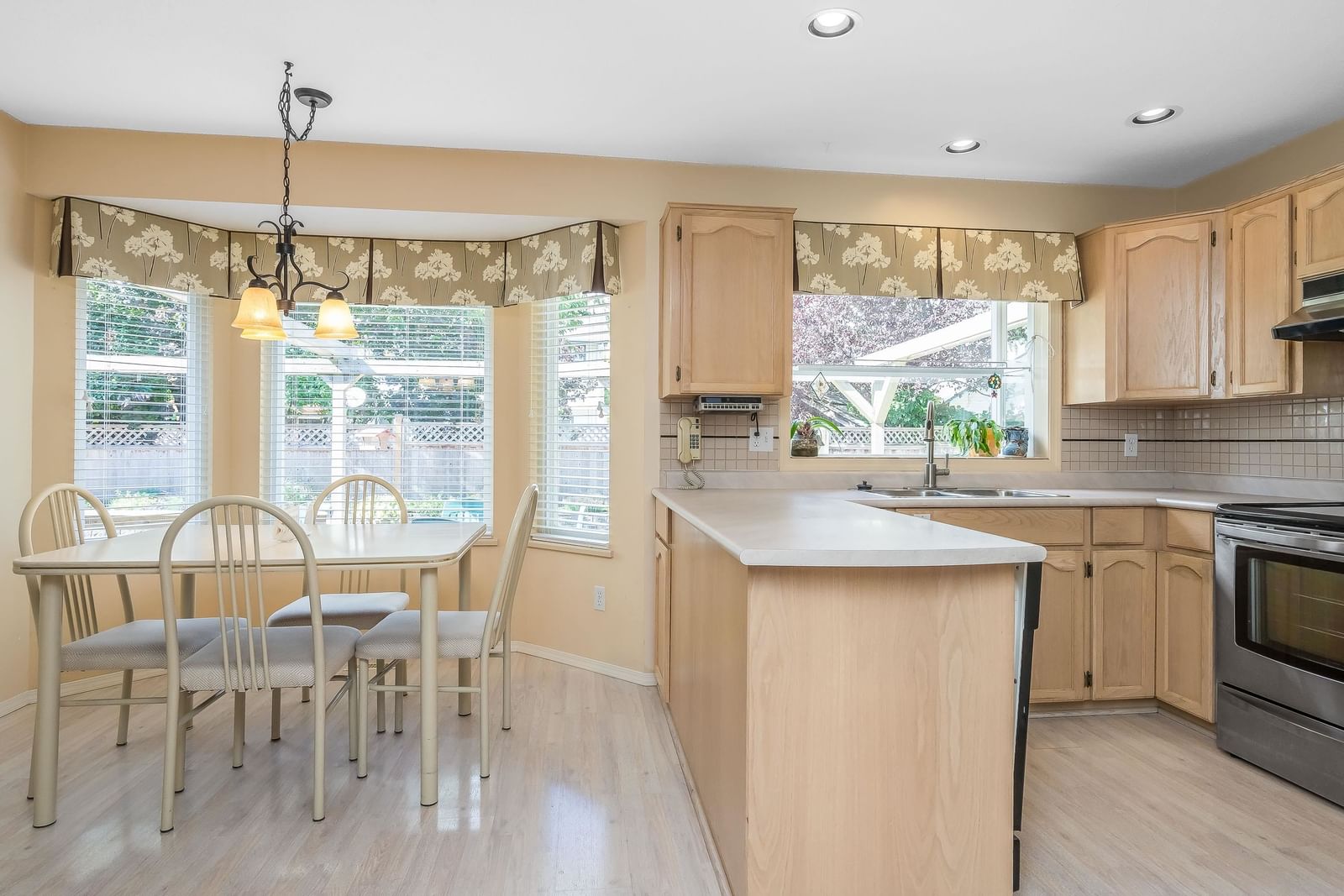 Listing Image 19