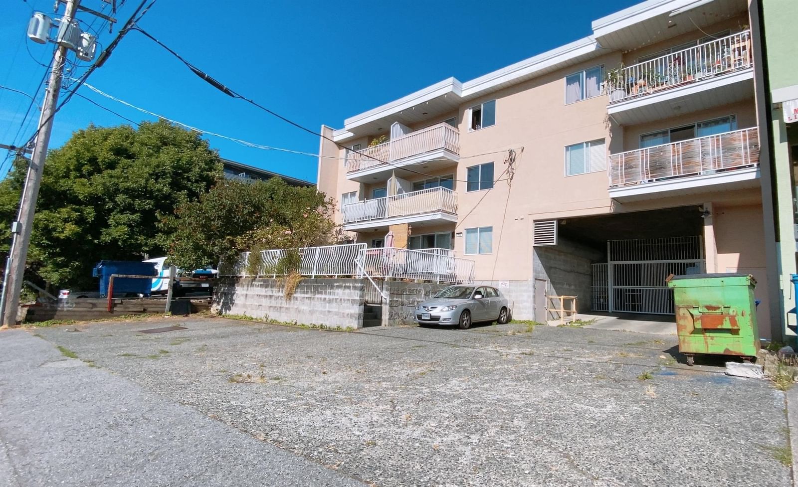 Listing Image 18