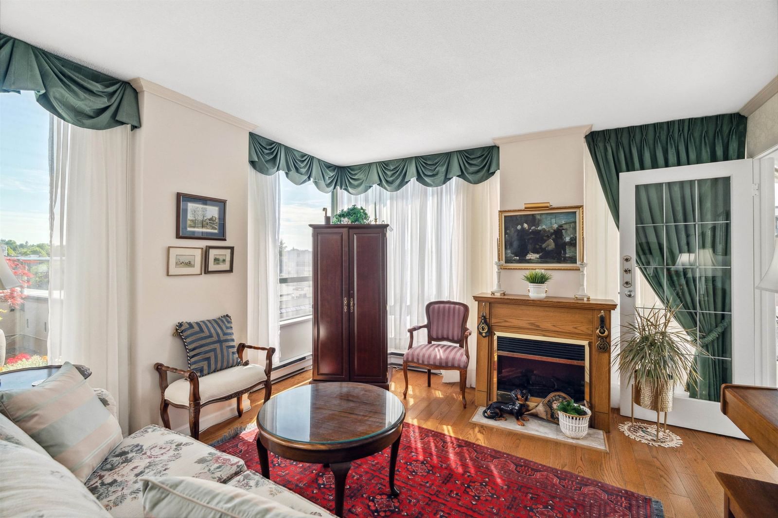 Listing Image 3