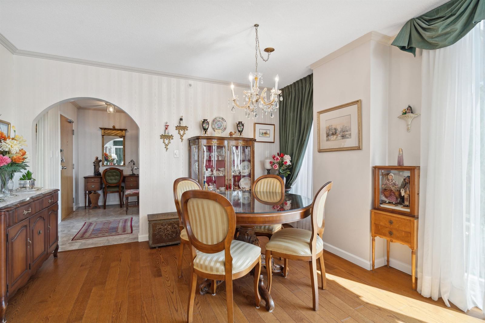 Listing Image 6