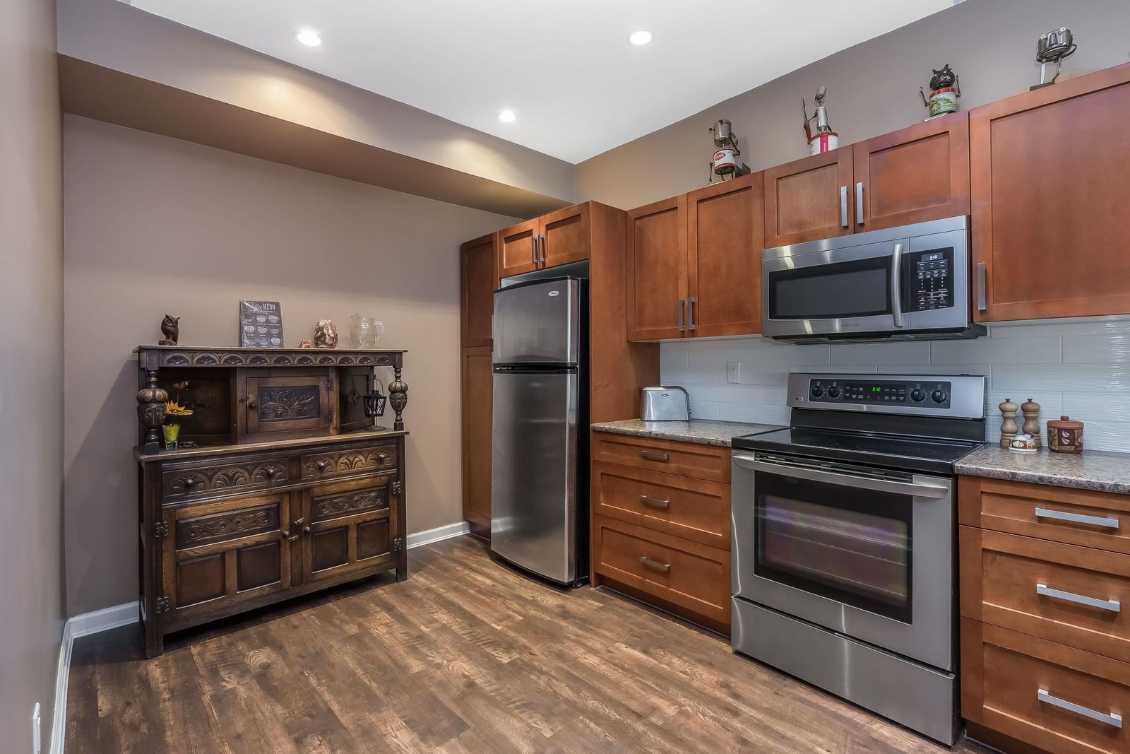 Listing Image 13