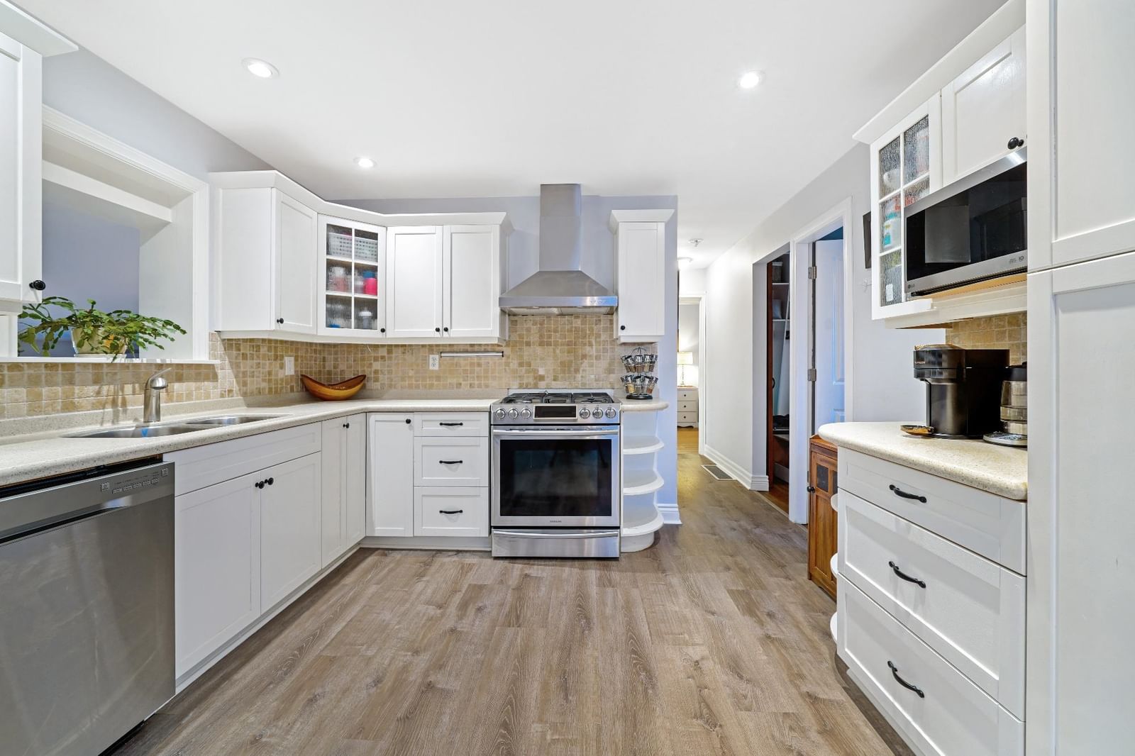 Listing Image 13