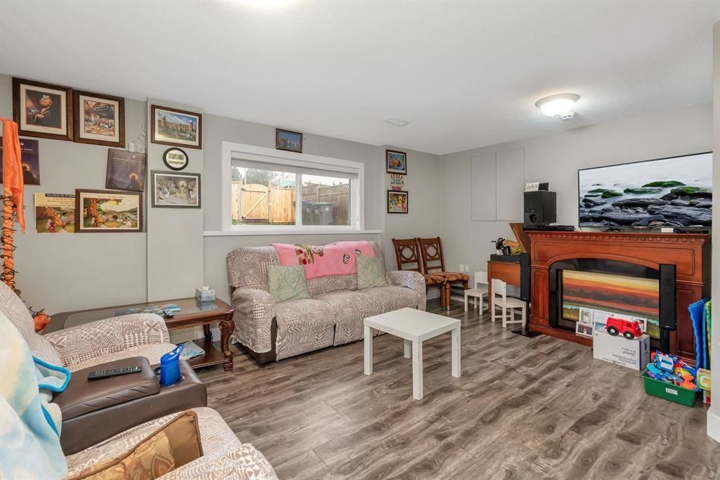 Listing Image 17
