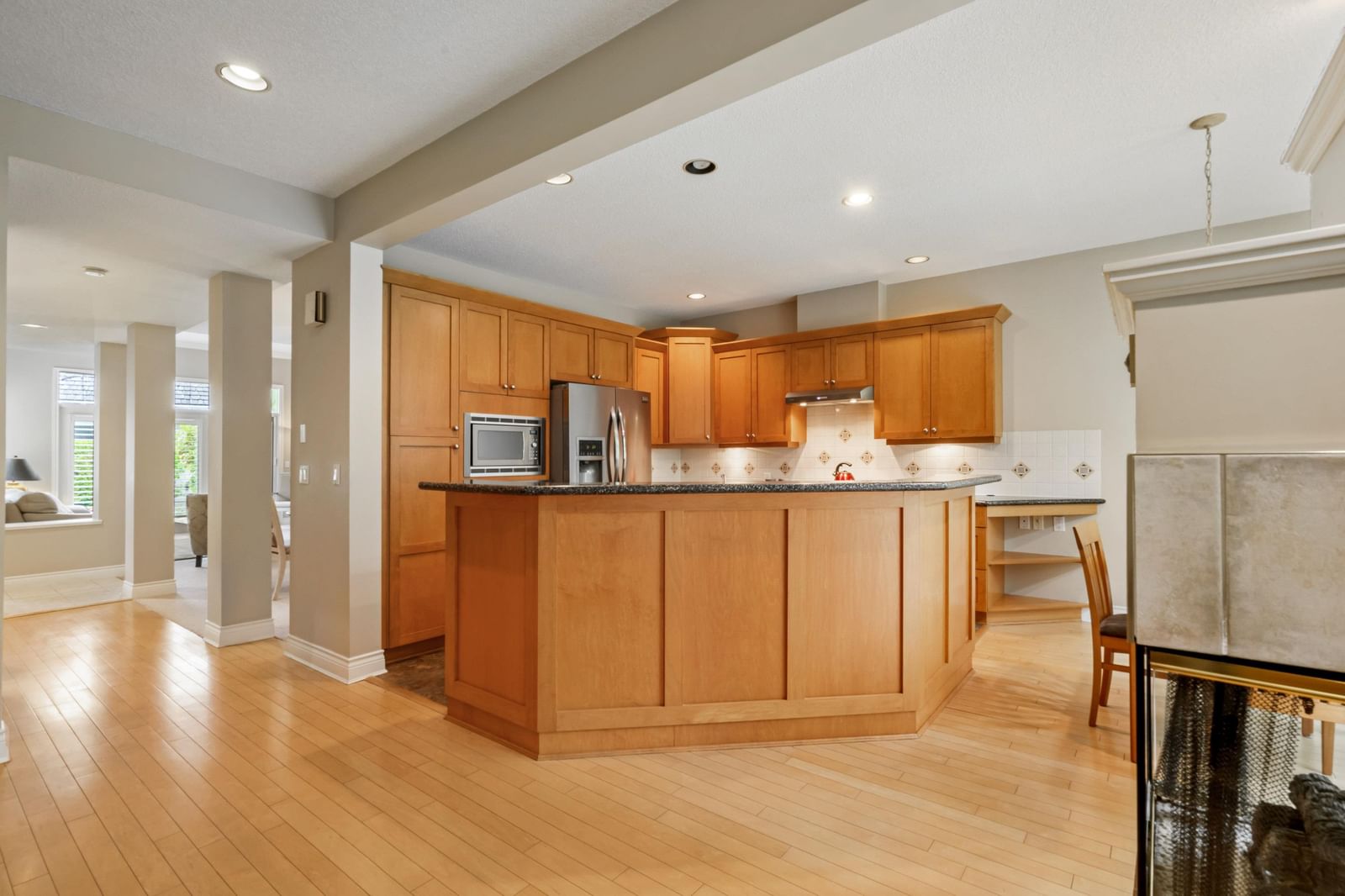 Listing Image 12