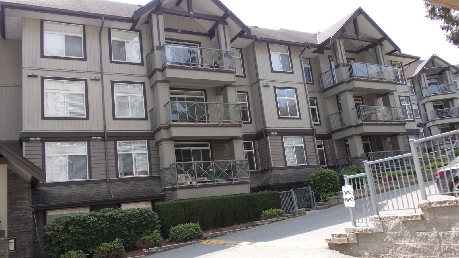 Listing Image 32