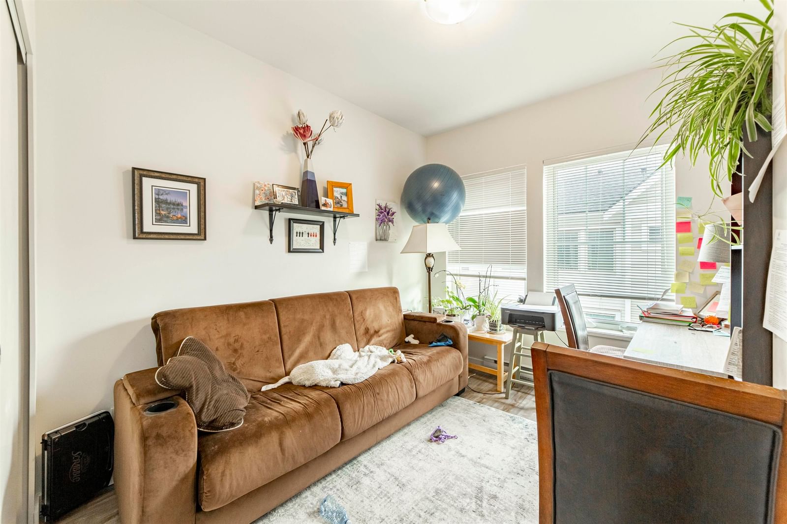 Listing Image 12