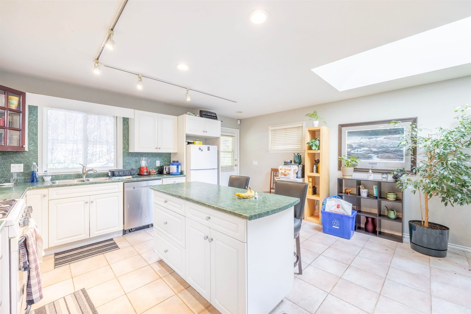 Listing Image 18