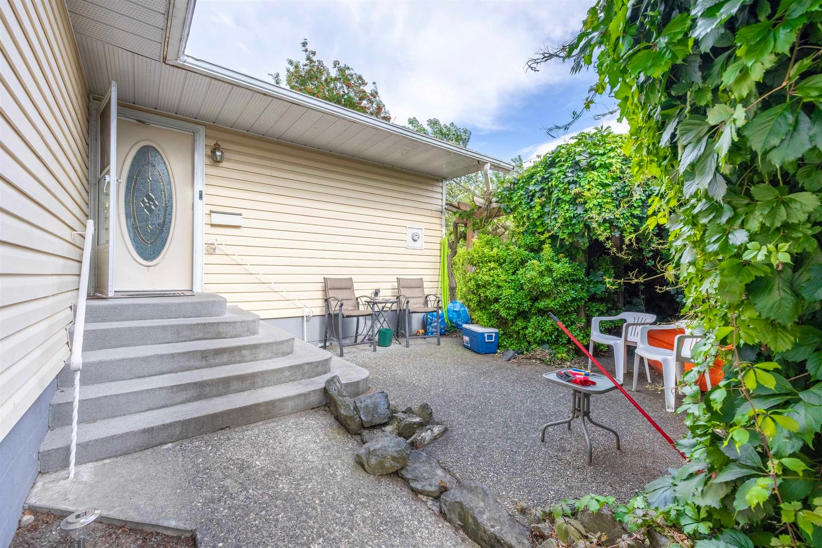 Listing Image 5